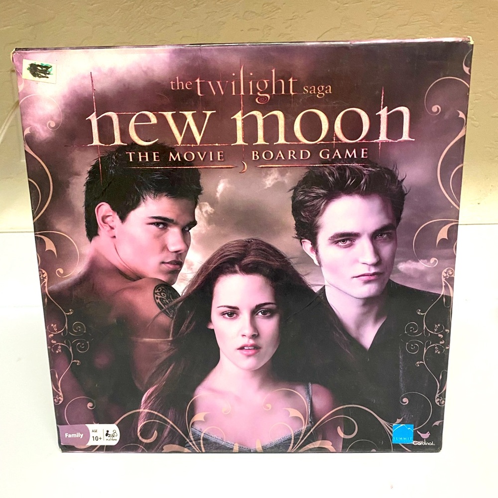 New Moon Twilight Saga Board Game Y2K Vampire Family Night Girls Night